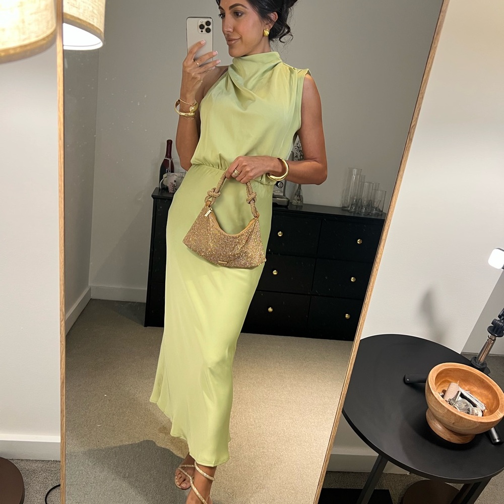 Elegant Sleeveless Green Dress